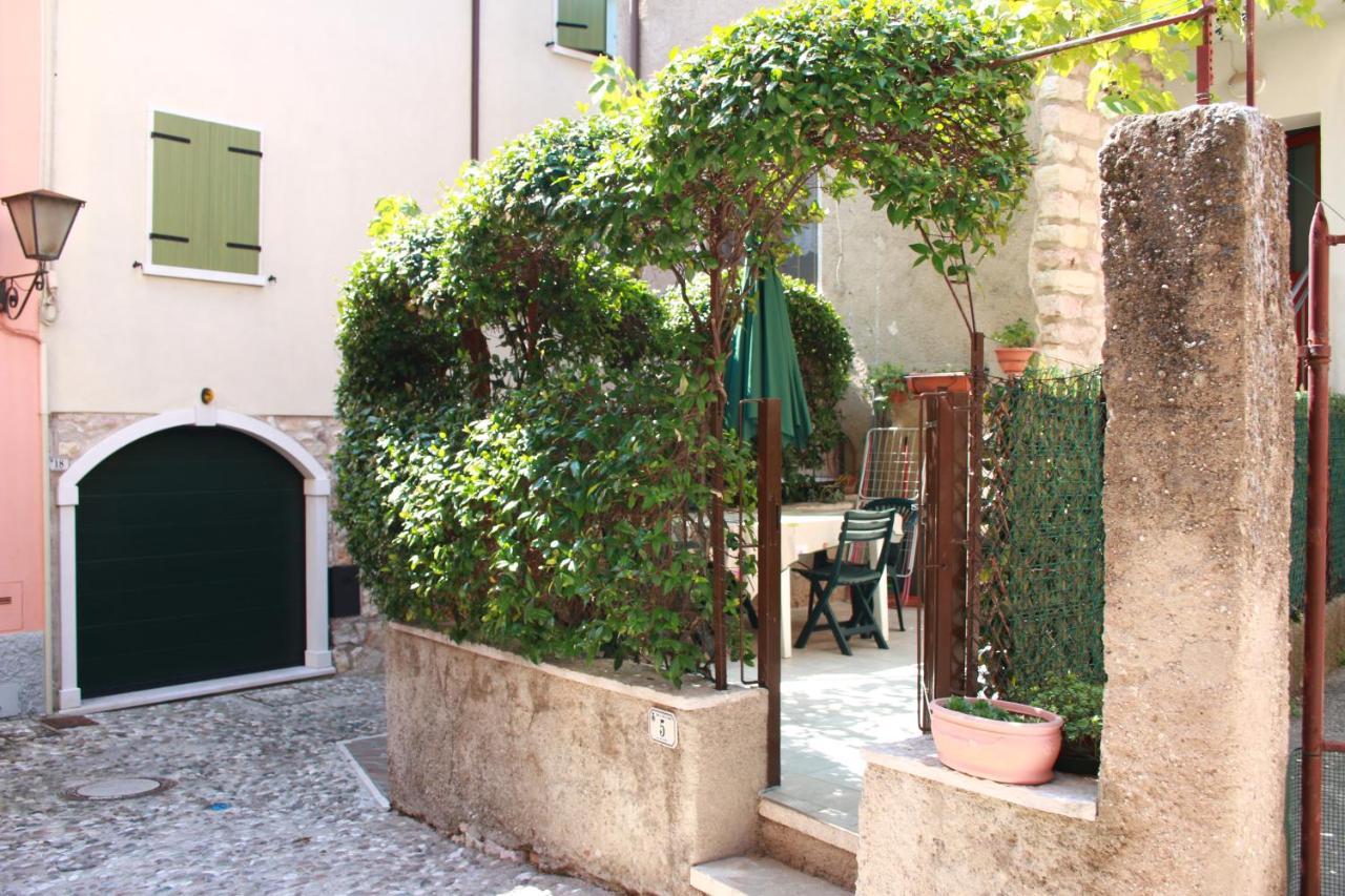 Villa Casa Angelo Torri Del Benaco Esterno foto